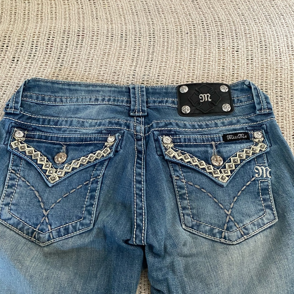 Miss Me skinny straight leg jeans. - Picture 4 of 4